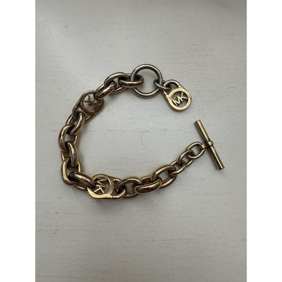 Michael Kors Women's Gold Tone Link Bracelet MK Logo Padlock Toggle Closure - Picture 1 of 3